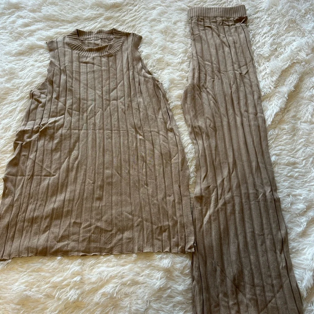 Camel Ribbed Knit Two-Piece Set - Picture 2 of 7